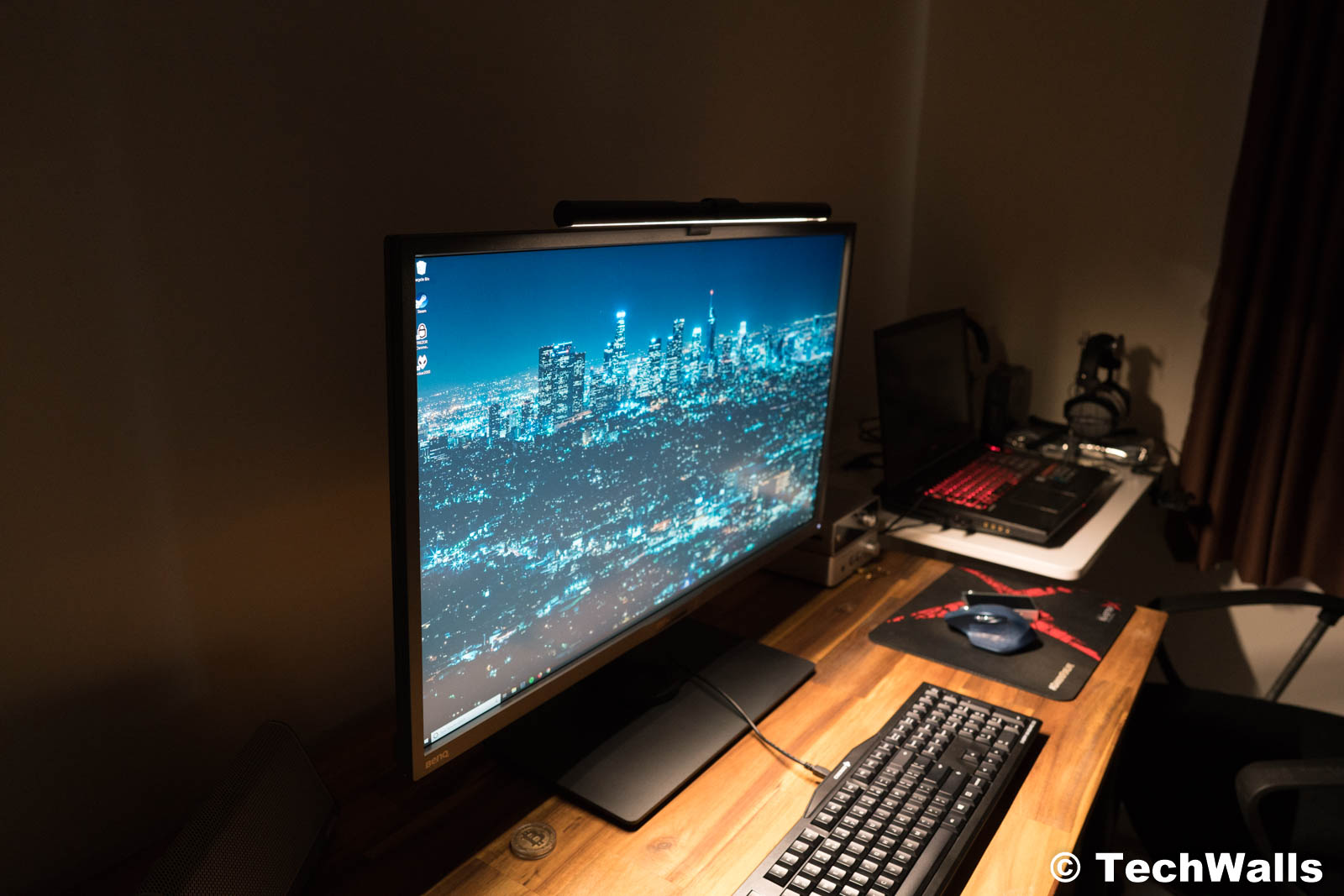 Benq Screenbar E Reading Led Task Lamp Review Premium Light For Your Monitor Techwalls